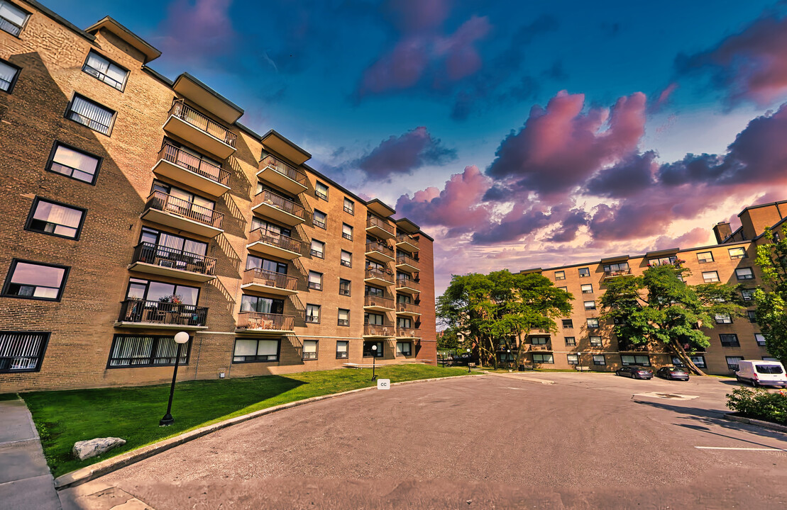 Carolyn Court in Toronto, ON - Building Photo