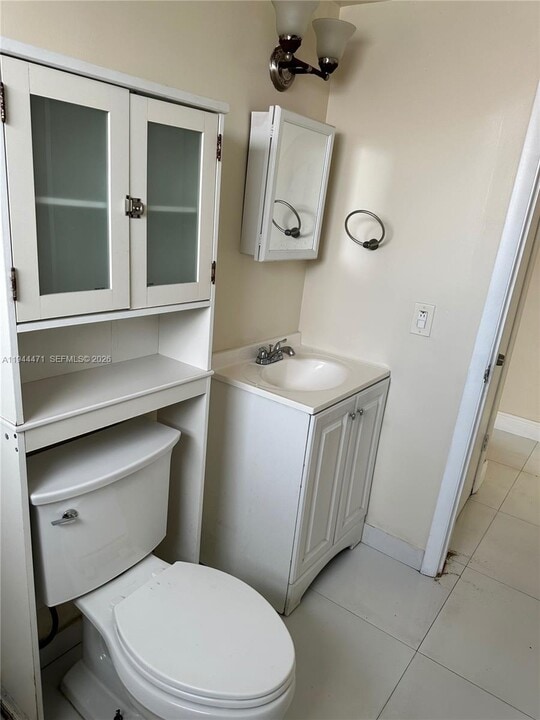 1640 SW 1st St in Miami, FL - Building Photo