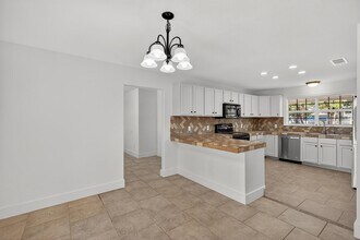 670 Woodland Acres Dr in Marble Falls, TX - Building Photo - Building Photo