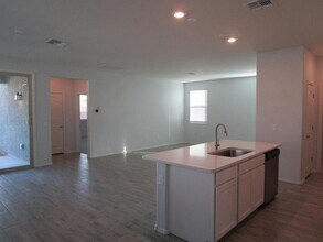 8015 S Golden Bell Dr in Tucson, AZ - Building Photo - Building Photo