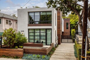 2215 5th St in Santa Monica, CA - Building Photo