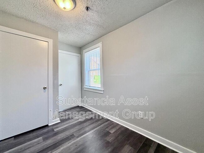 property at 727 Culbertson Dr