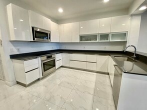 850 Millbrae Ct in West Palm Beach, FL - Building Photo - Building Photo