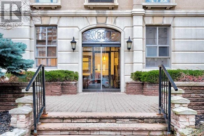 88 Charles St E in Toronto, ON - Building Photo - Building Photo