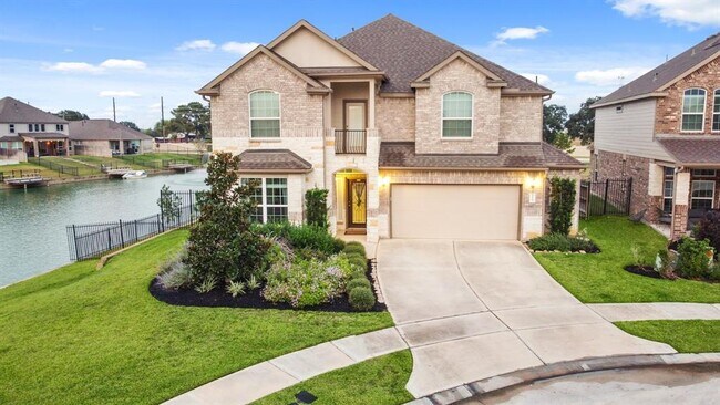 property at 3522 Lake Lugano Cir