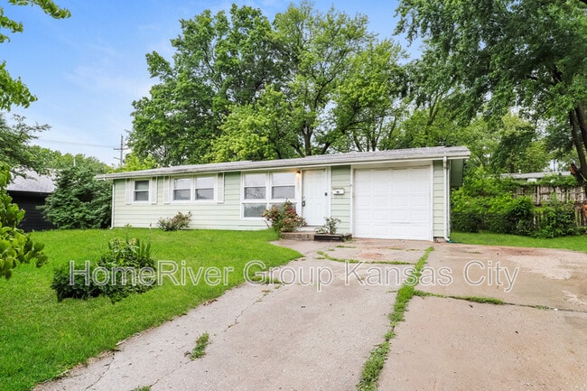 property at 5602 N Woodland Ave