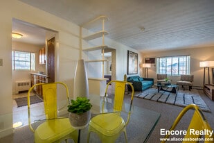 11 Allen St, Unit 3 in Arlington, MA - Building Photo