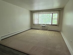 6638 W Windsor Ave, Unit #3 in Berwyn, IL - Building Photo - Building Photo