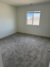 8426 Redwood Dawn Dr in Reno, NV - Building Photo - Building Photo