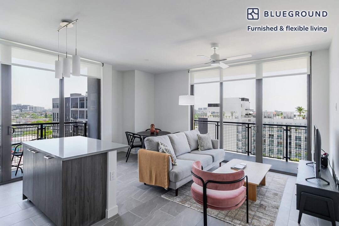 21 NE 22nd St in Miami, FL - Building Photo
