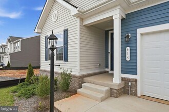 615 Clover Ln in Orange, VA - Foto de edificio - Building Photo
