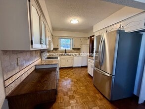 3506 NE Grant St in Lee's Summit, MO - Building Photo - Building Photo