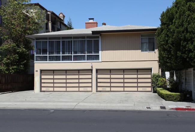 657 Elm St in San Carlos, CA - Foto de edificio - Building Photo