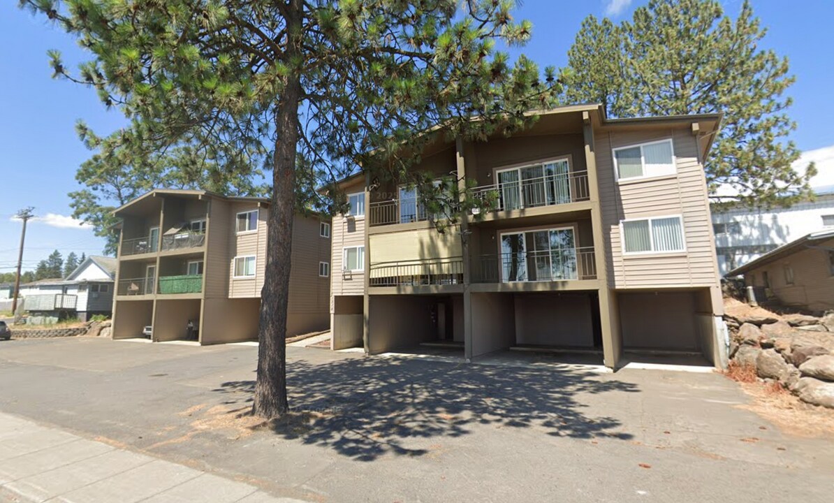1318 1st St in Cheney, WA - Building Photo