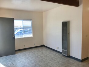27 Magnolia Ave in Goleta, CA - Building Photo - Building Photo