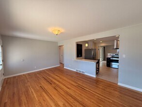 6911 Alan Dr in Denver, CO - Foto de edificio - Building Photo