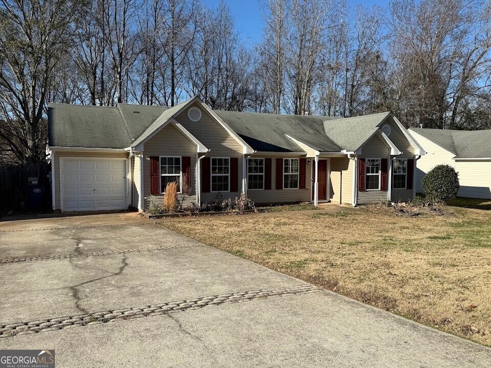 419 Shenandoah Ct in Winder, GA - Building Photo