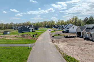 Hamlet at Kings Meadow in Suffield, CT - Building Photo - Building Photo