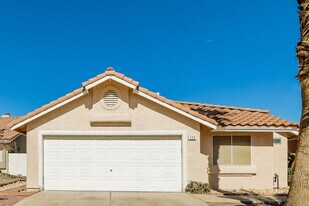 120 Mint Orchard Dr in Henderson, NV - Building Photo