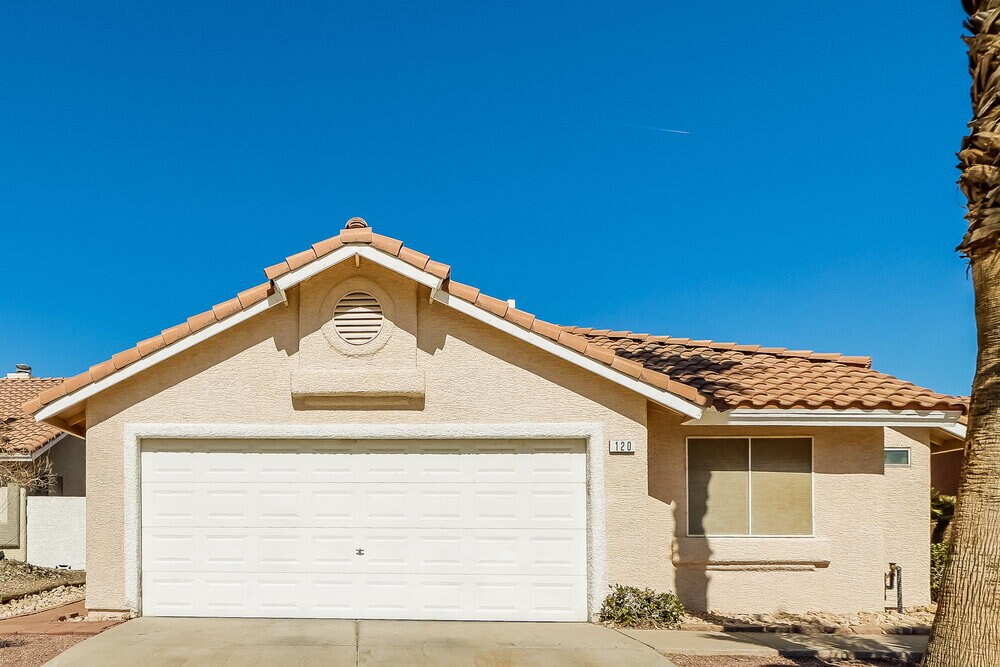 120 Mint Orchard Dr in Henderson, NV - Building Photo