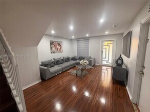 9721 SW 162nd Ct in Miami, FL - Building Photo - Building Photo