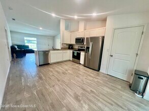 499 Oakleaf St SW in Palm Bay, FL - Building Photo - Building Photo