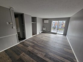 13430 Euclid Ave in East Cleveland, OH - Building Photo