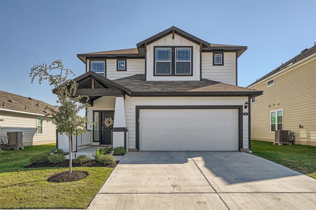 323 Black Opal Dr in Jarrell, TX - Building Photo