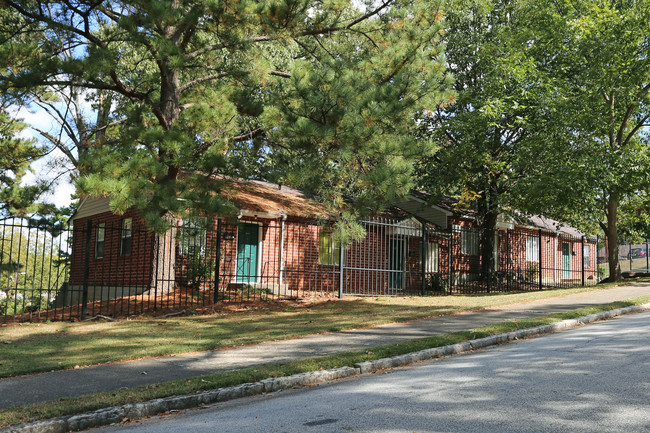 Gladstone Apartments in Atlanta, GA - Building Photo - Building Photo