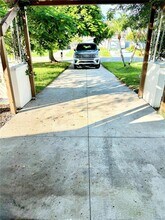 4528 Floramar Terrace in New Port Richey, FL - Building Photo - Building Photo