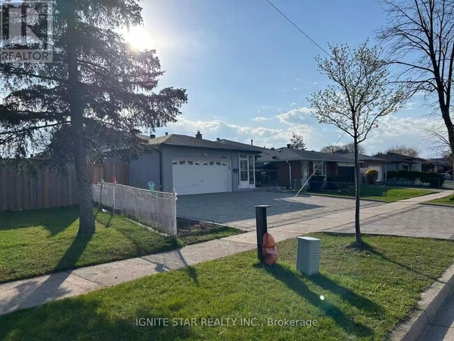 property at 3246 Oakglade Crescent