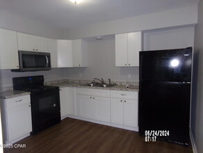 3921 E 10th St in Panama City, FL - Building Photo - Building Photo