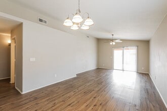2201 W Frostwood Ln in Tucson, AZ - Building Photo - Building Photo