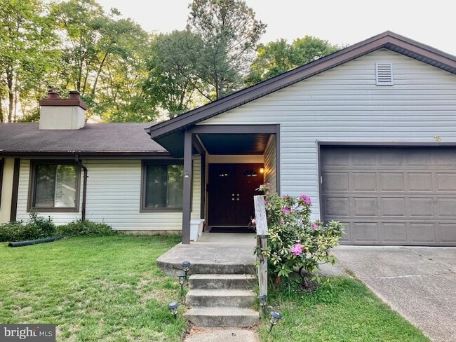 16 Aquarius Ct in Silver Spring, MD - Building Photo - Building Photo