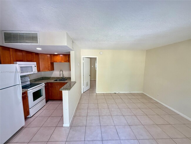 417 NE 17th Ave in Fort Lauderdale, FL - Building Photo - Building Photo