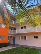 11301 SW 200th St in Miami, FL - Building Photo - Building Photo