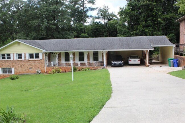 1179 Old Coach Rd in Stone Mountain, GA - Building Photo - Building Photo