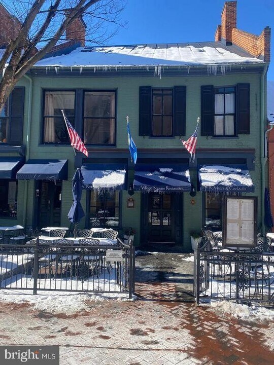 105 N Loudoun St in Winchester, VA - Foto de edificio