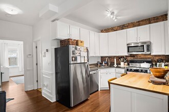293 W 2nd St, Unit 1 in Boston, MA - Building Photo - Building Photo