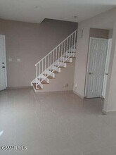 7337 Balboa Blvd in Los Angeles, CA - Building Photo - Building Photo