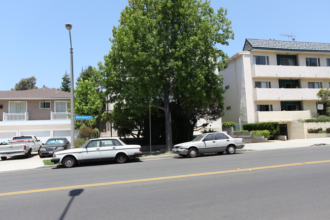 Career Apartments in Santa Monica, CA - Building Photo - Building Photo