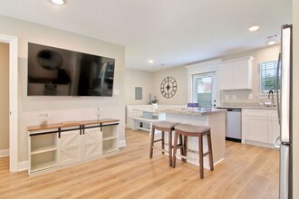 101 Coral Breeze Drive in Biloxi, MS - Building Photo - Building Photo