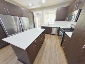 335-337 NW 18th St in Corvallis, OR - Foto de edificio - Building Photo