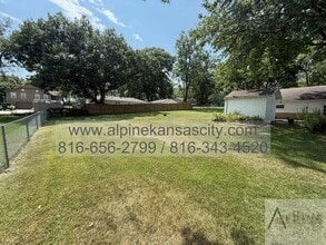 805 NE 72nd St in Kansas City, MO - Building Photo - Building Photo