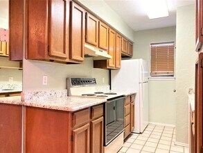 11431 Springhollow Rd in Oklahoma City, OK - Building Photo - Building Photo