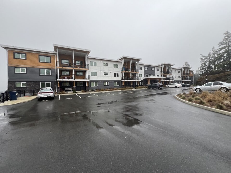 4810 Cedar Ridge Pl in Nanaimo, BC - Building Photo