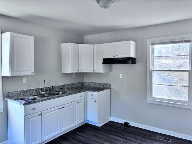 70 Lakeside Dr in Childersburg, AL - Building Photo - Building Photo