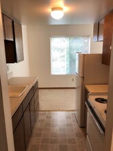 5027 15th Ave NE-Unit -301 in Seattle, WA - Foto de edificio - Building Photo