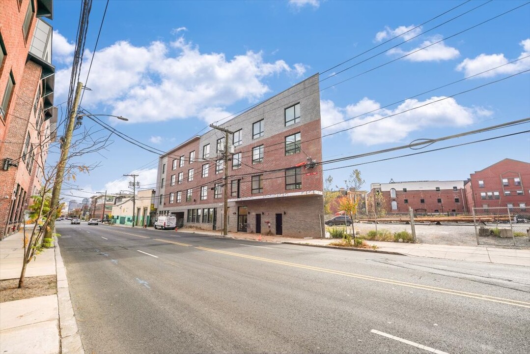 667-665 Grand St, Unit 203 in Jersey City, NJ - Building Photo