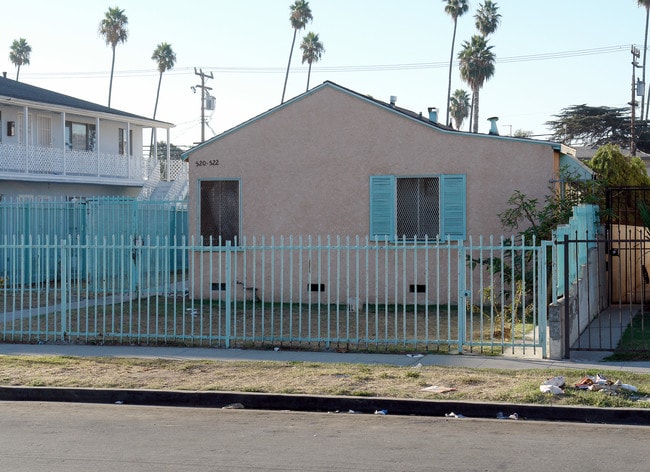 520-522 E 97th St in Inglewood, CA - Foto de edificio - Building Photo